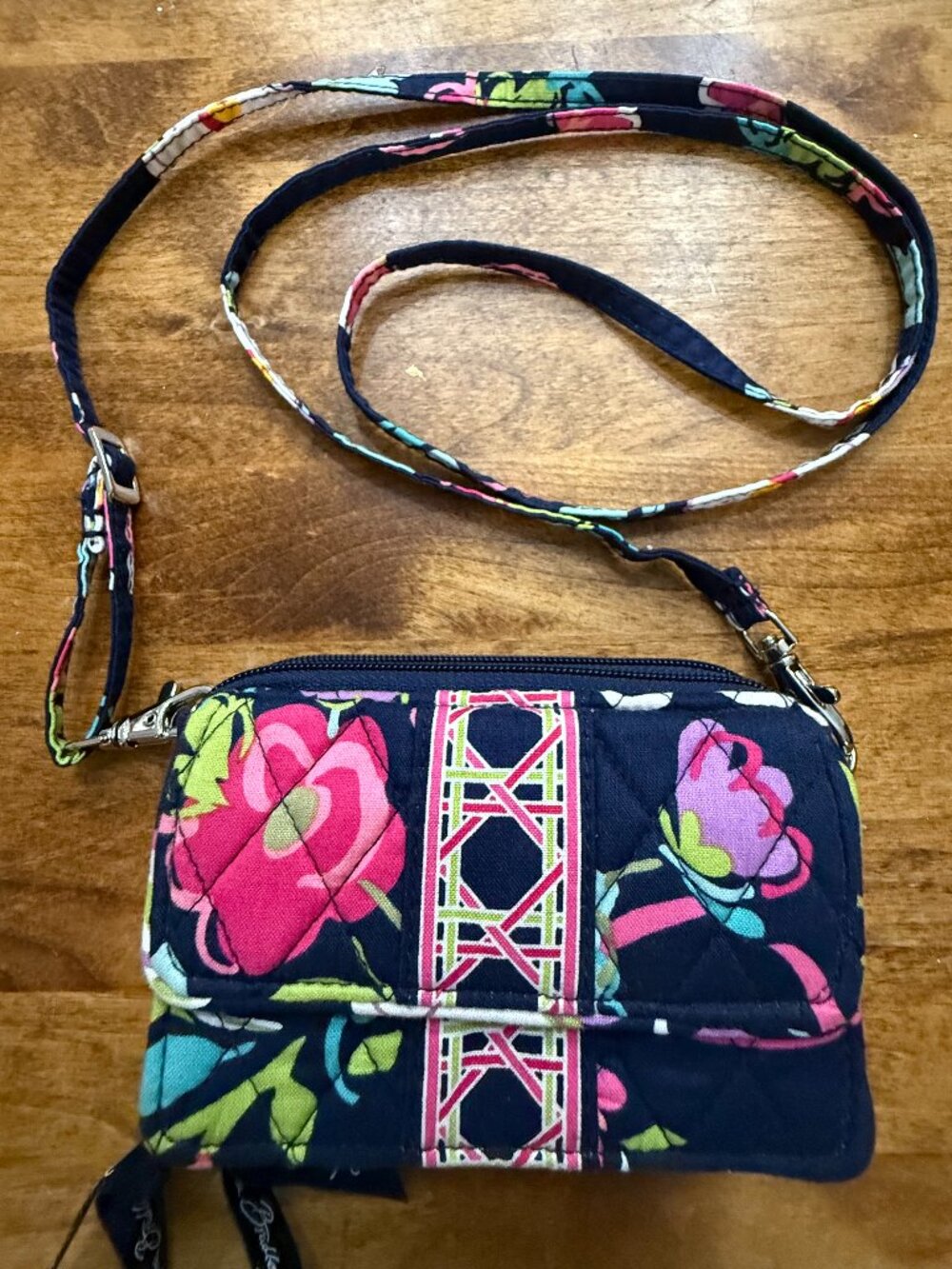 Vera Bradley All-In-One Crossbody Wallet, Retired "Ribbons" NWOT - Picture 1 of 16